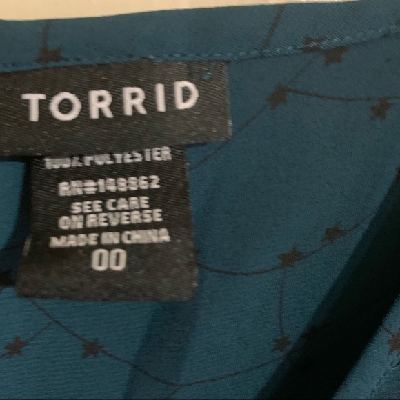 Torrid Chiffon Sheer Loose Flowing Ruffle Sleeves Dark Green Star Print. M/L - Picture 6 of 8